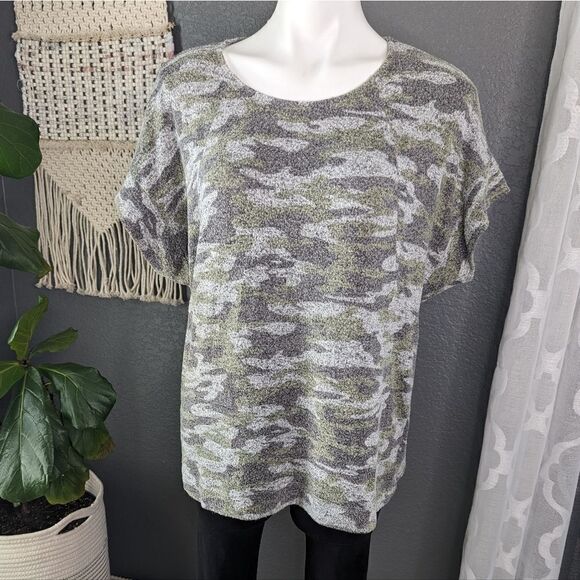 Bobeau Short Sleeve Hacci T-Shirt in Green Camo - Picture 2 of 10